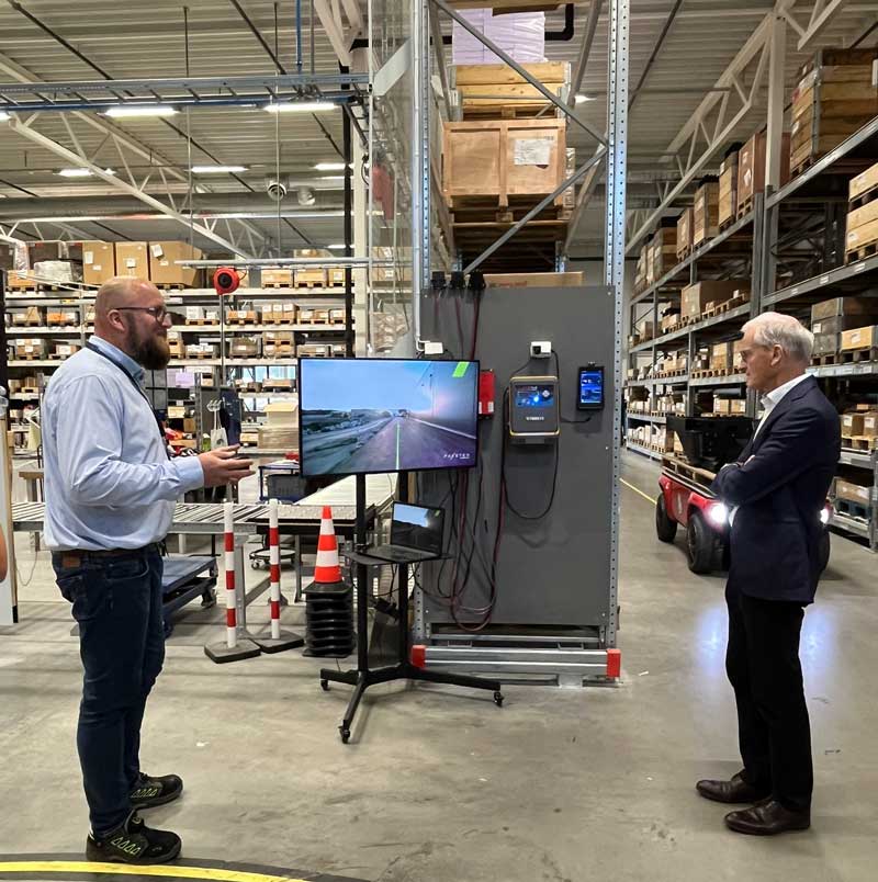 The Prime Minister was introduced to Paxster’s upcoming autonomous delivery vehicle.